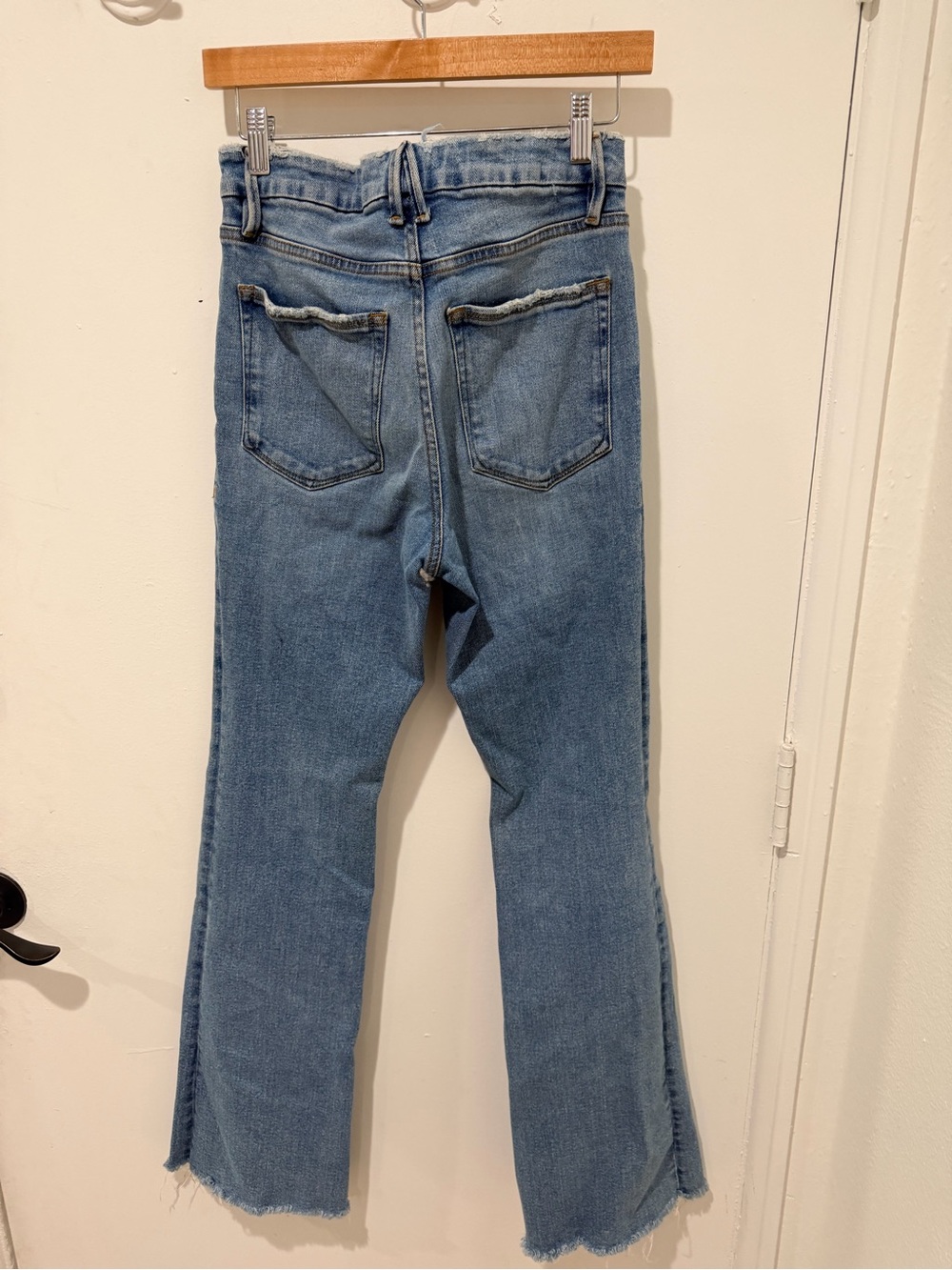 Good American High-Rise Flare Jeans - Picture 3 of 5
